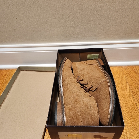 Shoes - Picture 4 of 8